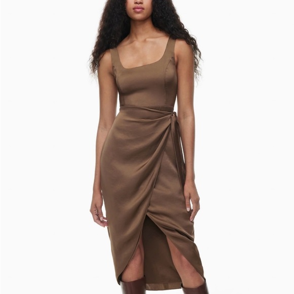 Aritzia Dresses & Skirts - Aritzia Wilfred New Saturn Satin Midi Dress Size 0